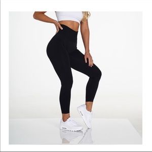 NVGTN Seamless Leggings- Black